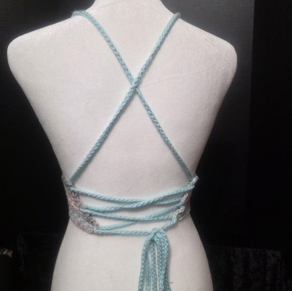 Nova Dahlia Halter Top - Picture 4 of 4